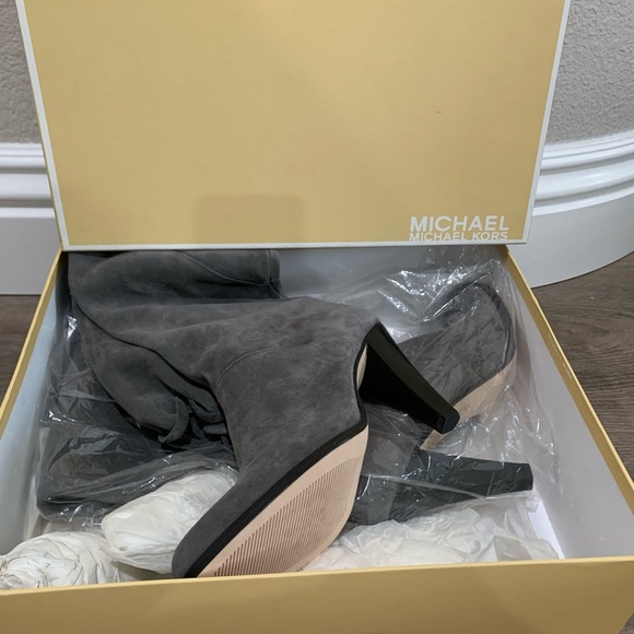 Michael Kors Boots - Picture 7 of 7